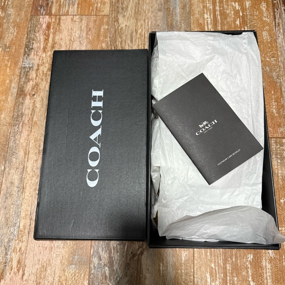 Coach Translucent Yellow Slides - Picture 4 of 4